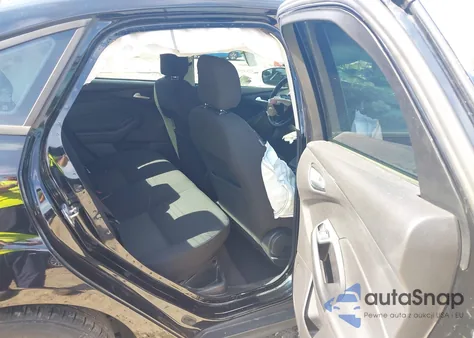 2017 Ford Focus Se z USA, uszkodzony, nr VIN 1FADP3F25HL322205